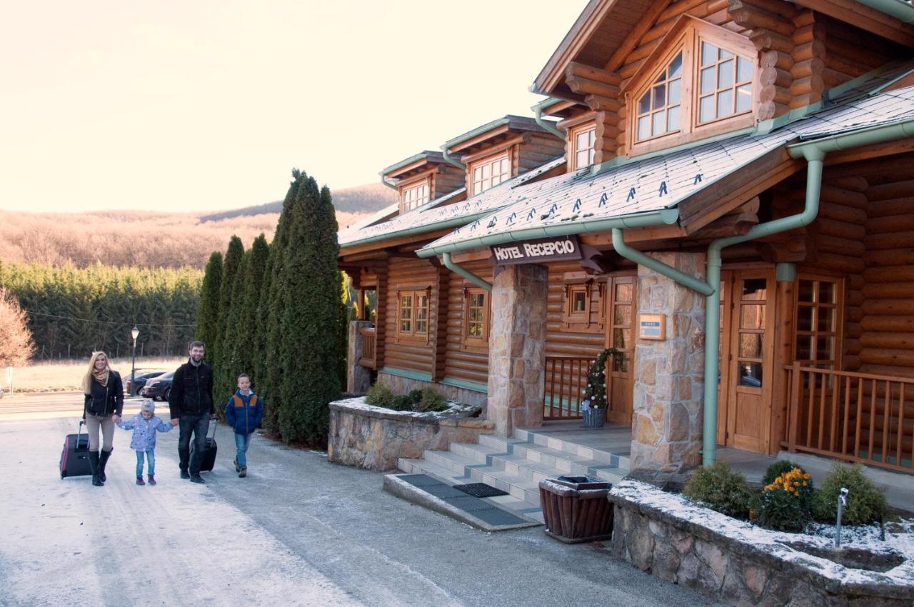 Szent Orban Erdei Wellness Hotel Es Residence Kóspallag エクステリア 写真