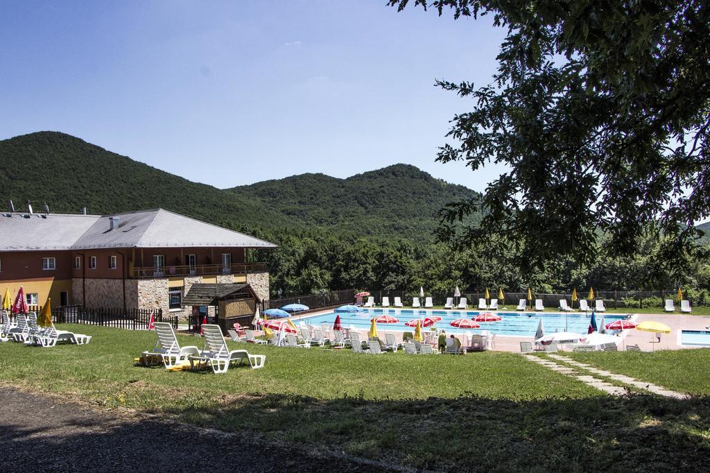 Szent Orban Erdei Wellness Hotel Es Residence Kóspallag エクステリア 写真